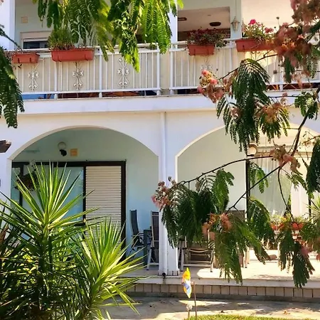 Haus Andreas * Néa Meságkala